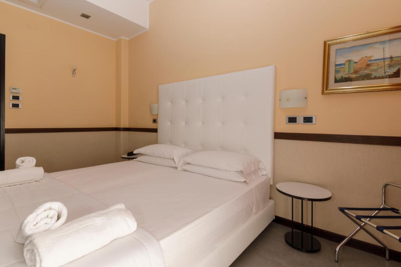Hotel Derby リミニ エクステリア 写真